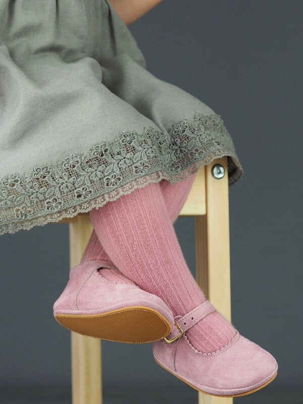 babyschuhe-maedchen-leder-rosa-antirutschsohle-outfit